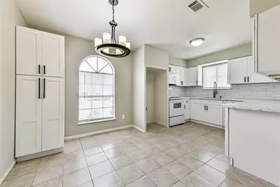 521 29th Avenue N, Texas City, TX 77590 - Photo 3