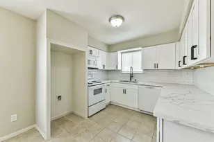 521 29th Ave N, Texas City, TX 77590 - Photo 5