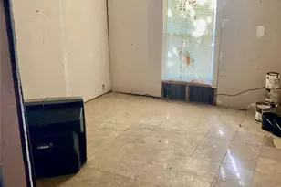 205 E Elliott St, Beeville, TX 78102 - Photo 5