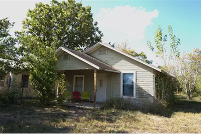 205 E Elliott Street, Beeville, TX 78102 - Photo 1