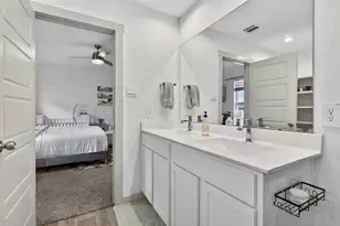 12812 Tokenhouse Ln, Houston, TX 77047 - Photo 17