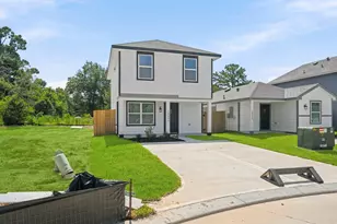 10831 N Baron Vlg Dr, Conroe, TX 77306 - Photo 1