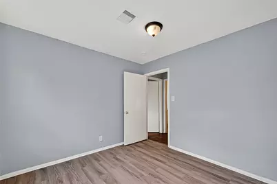 10106 Sierra Drive, Houston, TX 77051 - Photo 13