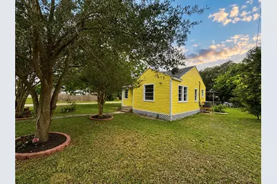 1109 4th Street, Palacios, TX 77465 - Photo 1