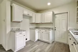 1109 4th St, Palacios, TX 77465 - Photo 9