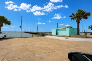 1109 4th St, Palacios, TX 77465 - Photo 21