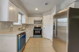 12510 Hunting Brook Dr, Houston, TX 77099 - Photo 25