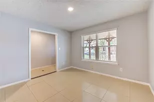 12510 Hunting Brook Dr, Houston, TX 77099 - Photo 11