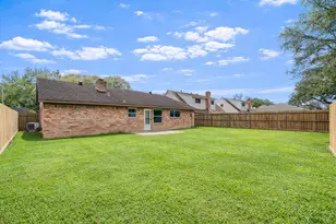 12510 Hunting Brook Dr, Houston, TX 77099 - Photo 35