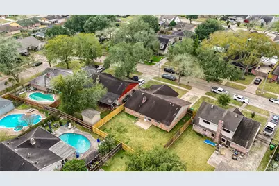 12510 Hunting Brook Drive, Houston, TX 77099 - Photo 39