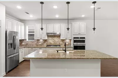 15 Pioneer Canyon Place, The Woodlands, TX 77375 - Photo 13