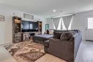 5723 Peak Pt, San Antonio, TX 78242 - Photo 9