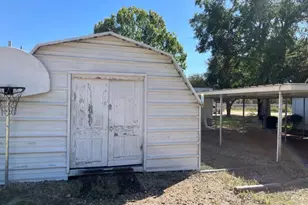 5922 Railroad St, Wallis, TX 77485 - Photo 13