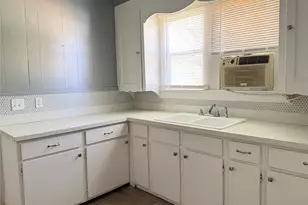 5922 Railroad St, Wallis, TX 77485 - Photo 3