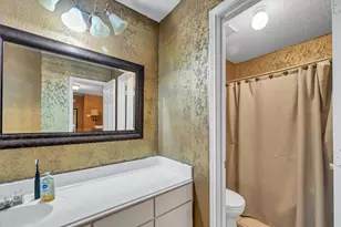 2215 Hadden Hollow Dr, Houston, TX 77067 - Photo 33