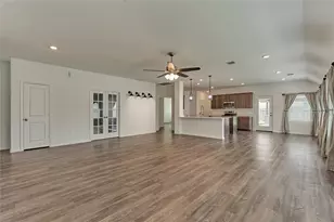 211 Garnett St, Magnolia, TX 77354 - Photo 15