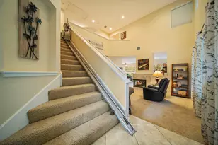 74 E Lakeridge Dr, The Woodlands, TX 77381 - Photo 5