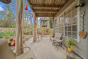 74 E Lakeridge Dr, The Woodlands, TX 77381 - Photo 19