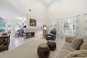 74 E Lakeridge Dr, The Woodlands, TX 77381 - Photo 7
