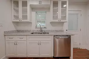 5703 Belmark St, Houston, TX 77033 - Photo 5