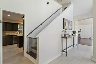 10218 Burgoyne Rd, Houston, TX 77042 - Photo 9