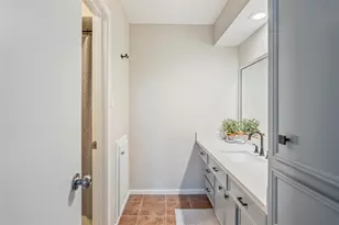 10218 Burgoyne Rd, Houston, TX 77042 - Photo 39