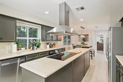 10218 Burgoyne Road, Houston, TX 77042 - Photo 23