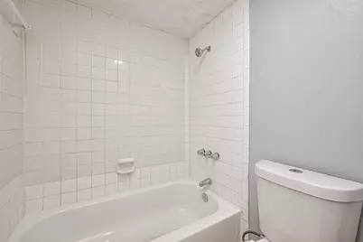 9090 S Braeswood Boulevard #43, Houston, TX 77074 - Photo 33