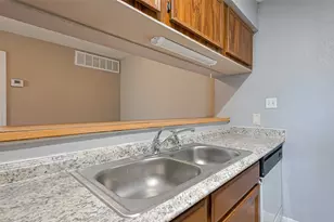 9090 S Braeswood Blvd, Houston, TX 77074 - Photo 17