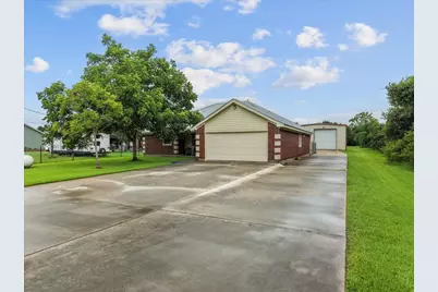 6727 Avenue C 1/2, Santa Fe, TX 77510 - Photo 3