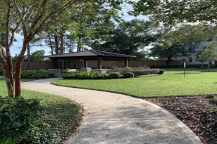1010 Shepherd Oaks Dr, Houston, TX 77018 - Photo 35