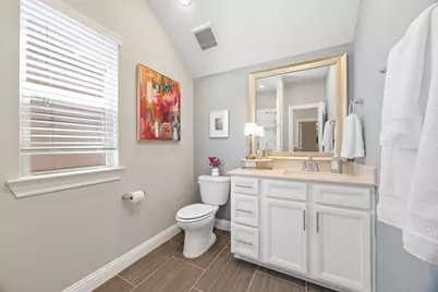 1010 Shepherd Oaks Drive, Houston, TX 77018 - Photo 33