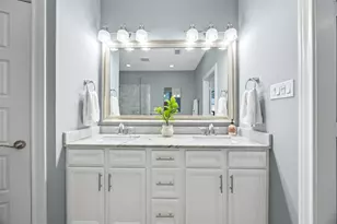 1010 Shepherd Oaks Dr, Houston, TX 77018 - Photo 23