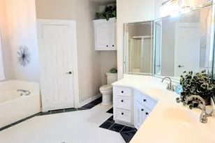 111 Kona Dr, Tiki Island, TX 77554 - Photo 15