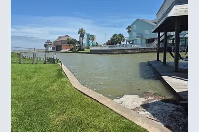 111 Kona Drive, Tiki Island, TX 77554 - Photo 5