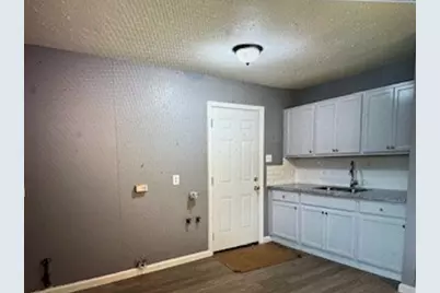 8010 Roswell Street, Houston, TX 77022 - Photo 5