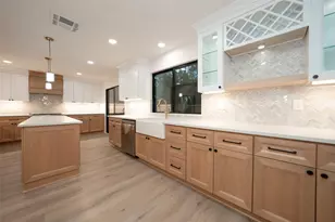 203 S Pathfinders Cir, The Woodlands, TX 77381 - Photo 41