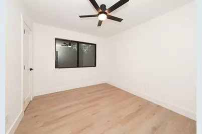 203 S Pathfinders Circle, The Woodlands, TX 77381 - Photo 25