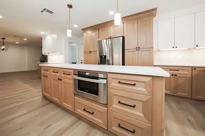 203 S Pathfinders Circle, The Woodlands, TX 77381 - Photo 37