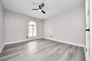7822 Maple Tree Dr, Houston, TX 77088 - Photo 27