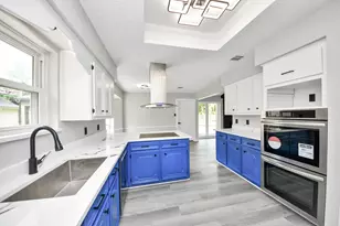 7822 Maple Tree Dr, Houston, TX 77088 - Photo 13