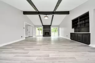 7822 Maple Tree Dr, Houston, TX 77088 - Photo 9
