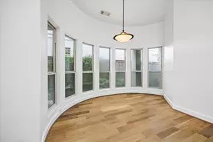 1533 Nevada St, Houston, TX 77006 - Photo 13