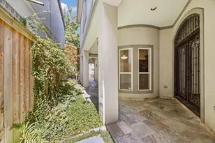1533 Nevada St, Houston, TX 77006 - Photo 5