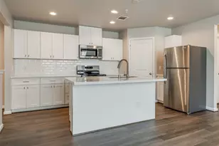 237 Pk Pl Cir, Waller, TX 77484 - Photo 9