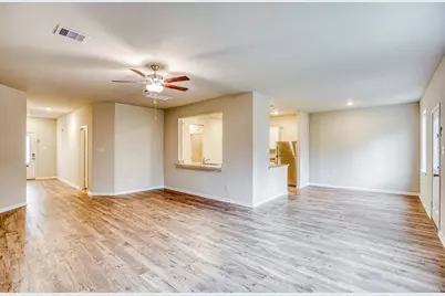 8212 Sunberry Shadow Drive, Houston, TX 77016 - Photo 5