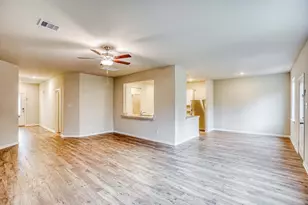 8212 Sunberry Shadow Dr, Houston, TX 77016 - Photo 5