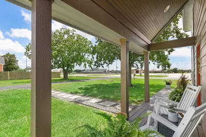 201 Texas Avenue S, Anahuac, TX 77514 - Photo 13