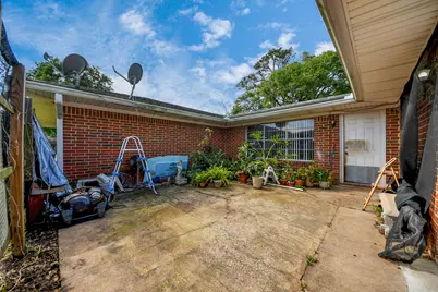 2213 Mockingbird Street, Baytown, TX 77520 - Photo 37