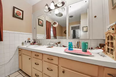 2213 Mockingbird Street, Baytown, TX 77520 - Photo 33